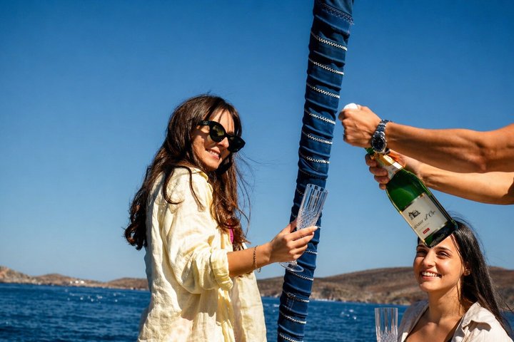 Dia Island Segeltörn mit Mahlzeiten und Wasseraktivitäten