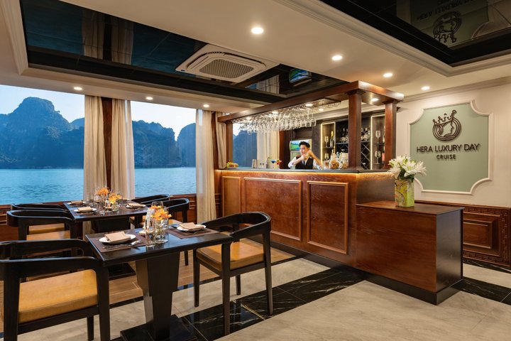 Hera Luxury Cruise - den mest luksuriøse dagstur i Halong Bay