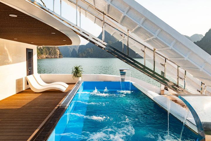 Hera Luxury Cruise - den mest luksuriøse dagstur i Halong Bay