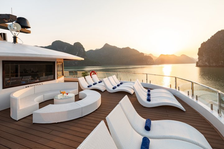 Hera Luxury Cruise - den mest luksuriøse dagstur i Halong Bay