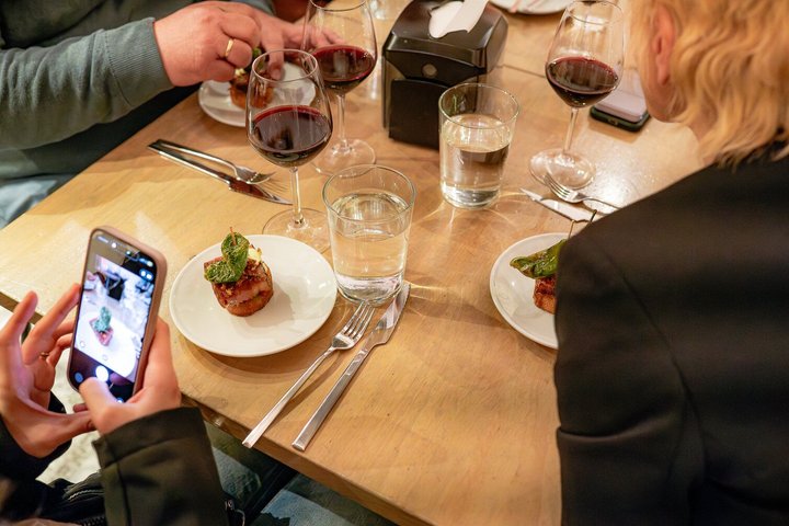 L'authentique Bilbao Pintxos, visite gastronomique et viticole avec un local