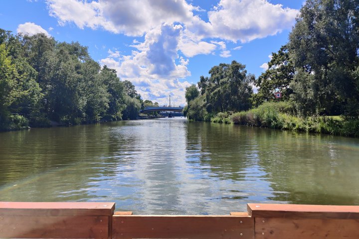Explore Potsdam Wannsee en barco (de 1 a 8 personas, no se requiere licencia).