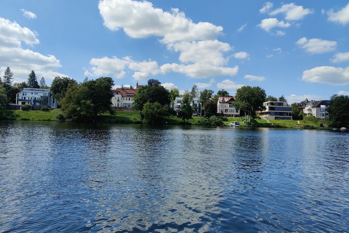 Explore Potsdam Wannsee en barco (de 1 a 8 personas, no se requiere licencia).