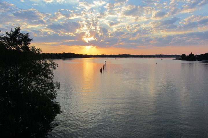 Explore Potsdam Wannsee en barco (de 1 a 8 personas, no se requiere licencia).