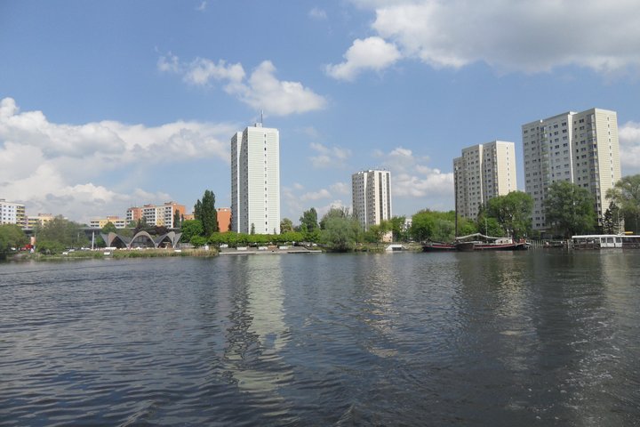 Explore Potsdam Wannsee en barco (de 1 a 8 personas, no se requiere licencia).