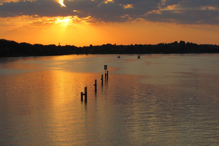 Explore Potsdam Wannsee en barco (de 1 a 8 personas, no se requiere licencia).