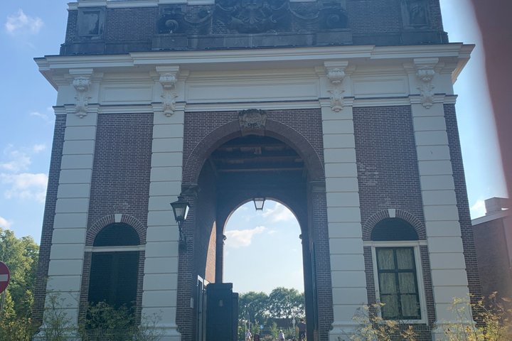 Opdag Middelburg med en selvguidet udenfor Escape City spil