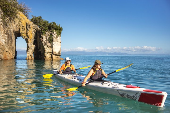 Abel Tasman: Tour in Kayak Guidati a Golden Bay
