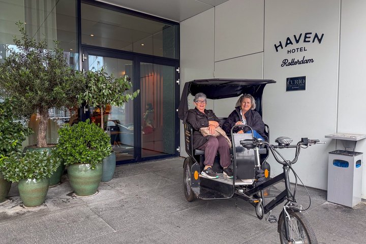 Tour privado en Pedicab/Rickshaw por Rotterdam con un guía local