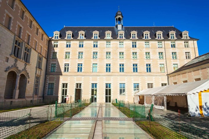 Bonjour Angers : Promenade privée de 2 heures en ville avec Guide local