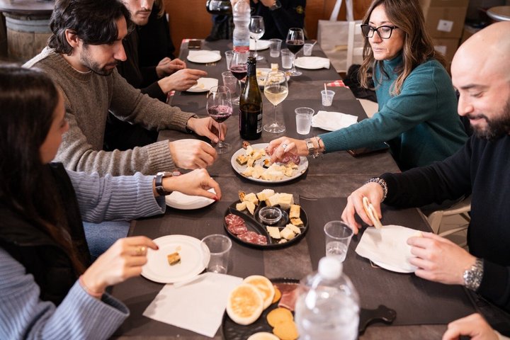 Bologne Food Valley Dégustation en petit groupe et déjeuner à la cave