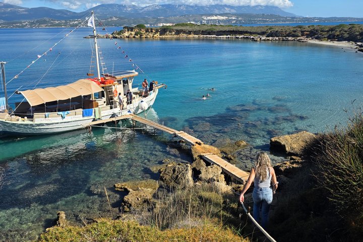 "Crociera da sogno" Crociera giornaliera dal porto di Argostoli con una tradizionale barca greca