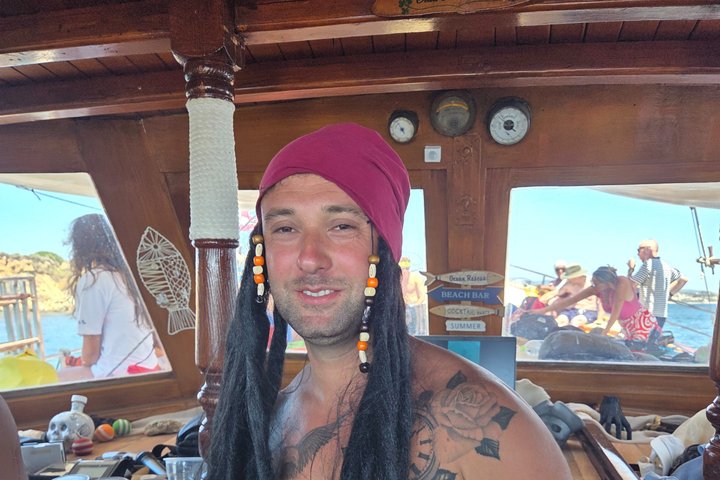 "Crociera da sogno" Crociera giornaliera dal porto di Argostoli con una tradizionale barca greca