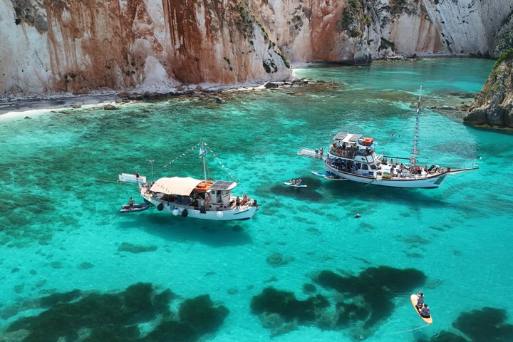"Crociera da sogno" Crociera giornaliera dal porto di Argostoli con una tradizionale barca greca