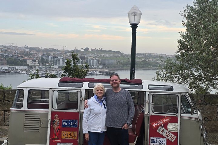 Porto: Exclusive Tour in a Vintage VW Kombi with an Open Roof