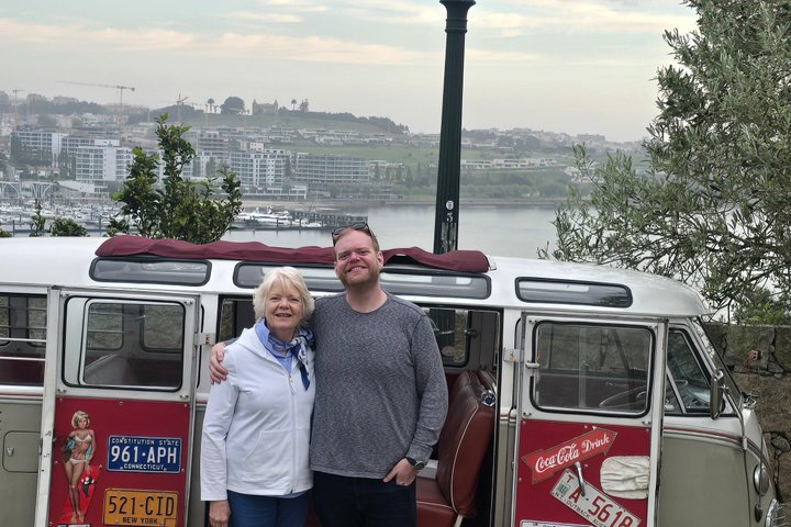 Porto: Exclusive Tour in a Vintage VW Kombi with an Open Roof