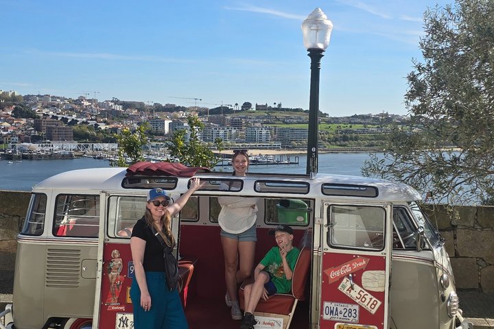 Porto: Exclusive Tour in a Vintage VW Kombi with an Open Roof