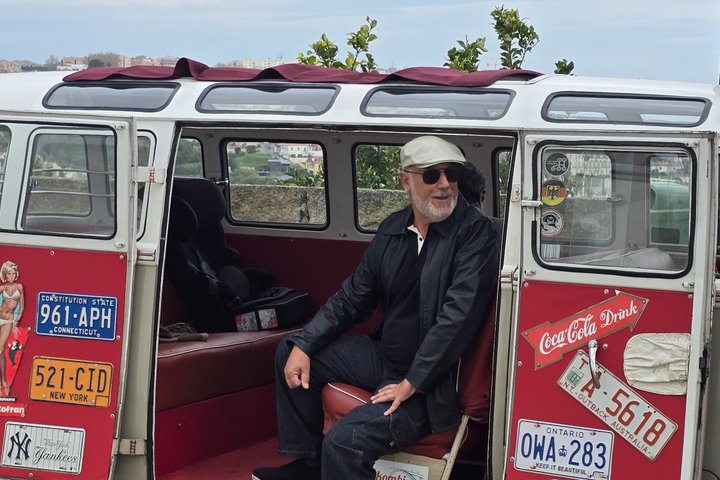 Porto: Exclusive Tour in a Vintage VW Kombi with an Open Roof