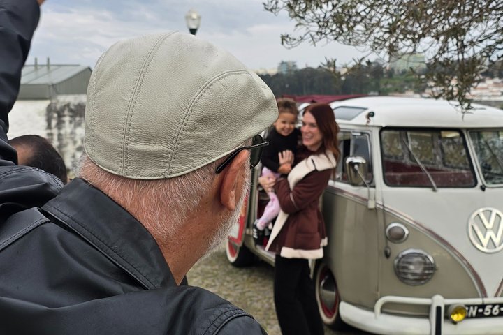 Porto: Exclusive Tour in a Vintage VW Kombi with an Open Roof