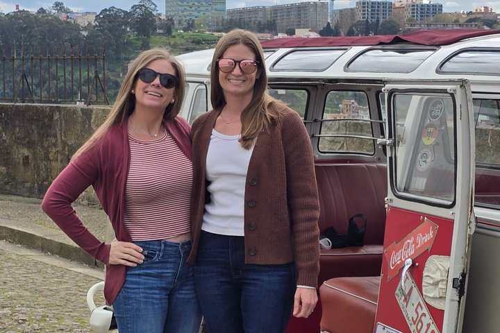 Porto: Exclusive Tour in a Vintage VW Kombi with an Open Roof
