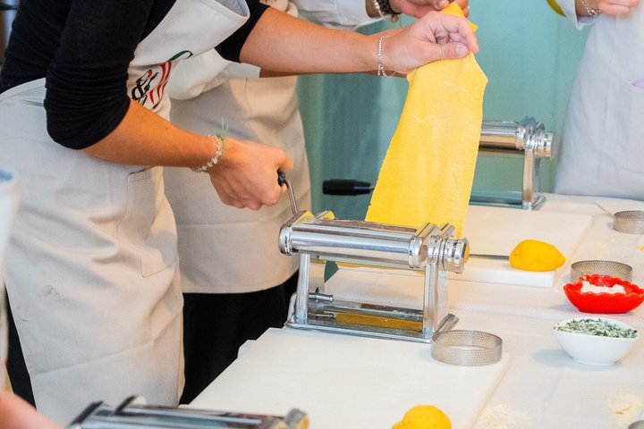 Genoa Ravioli, Fettuccine & Tiramisu Class met fijne wijn