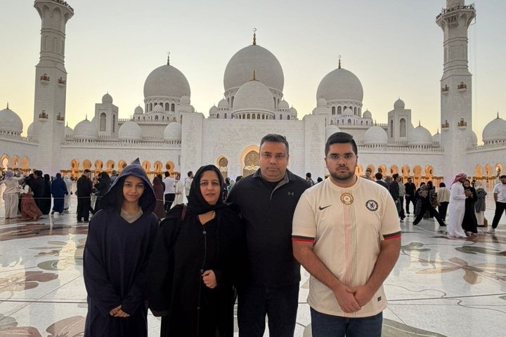 Abu Dhabi Halbtages-Stadtrundfahrt mit Führung - Erlebnis teilen