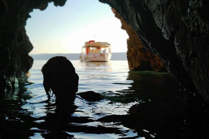 Blue Cave and Golden Beach Tour de barco em Plavnik a partir de Krk