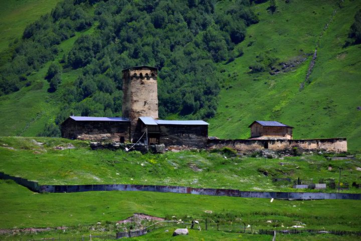 Tour privato di un giorno da Kutaisi al Passo di Svaneti Zagar e Ushguli