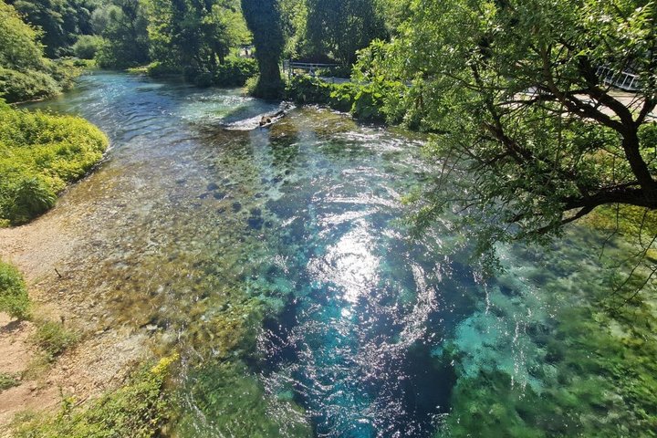 Från Sarande : Rundtur på slottet Butrint , Blue Eye och Lekursi