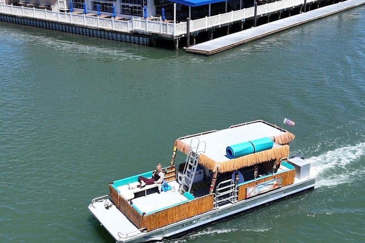 Croisières privées de 2 heures en bateau Tiki à Virginia Beach