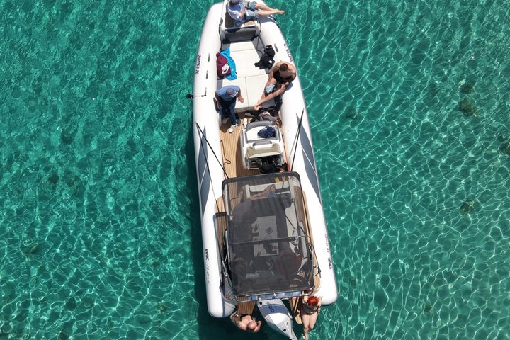 Zadar: Tour en barco en grupo pequeño con bebidas y snorkel