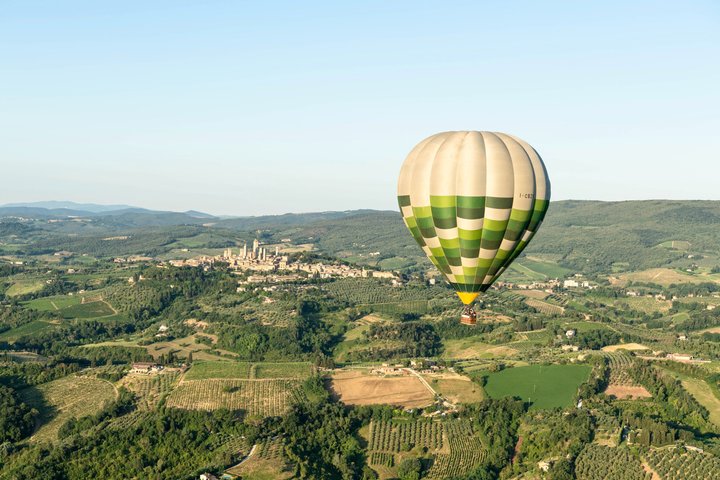 Paseo en globo aerostático en San Gimignano, Toscana