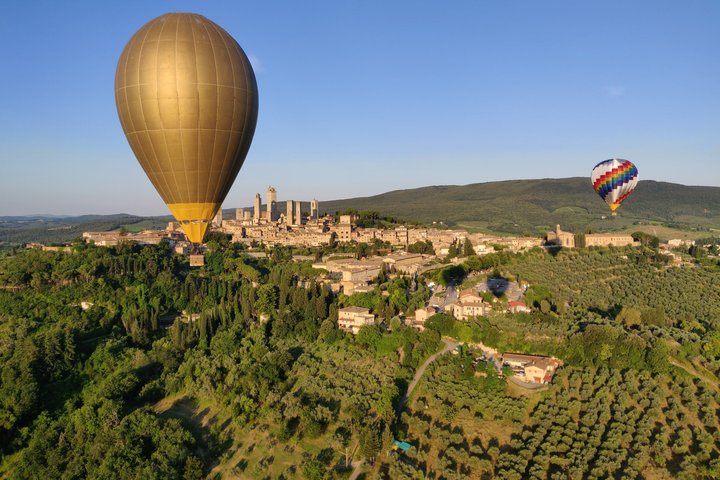 Paseo en globo aerostático en San Gimignano, Toscana