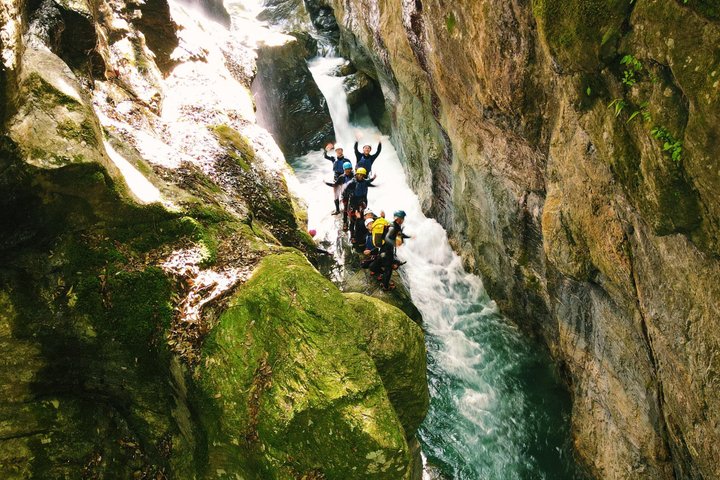 Canyoningtour in de mooiste kloof van Niyodogawa