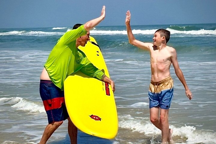 Impara a fare surf a Daytona Beach Lezioni di surf Principianti per tutti