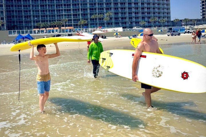 Impara a fare surf a Daytona Beach Lezioni di surf Principianti per tutti