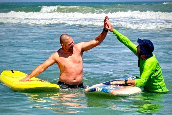 Impara a fare surf a Daytona Beach Lezioni di surf Principianti per tutti