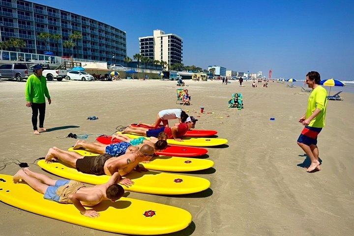 Impara a fare surf a Daytona Beach Lezioni di surf Principianti per tutti
