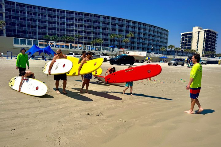 Impara a fare surf a Daytona Beach Lezioni di surf Principianti per tutti