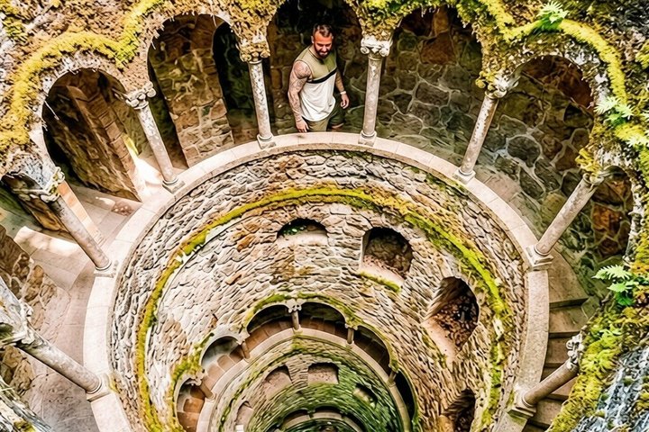 Sintra : Regaleira Guided Tour & Tickets (Add-on Pena, Monserrate)