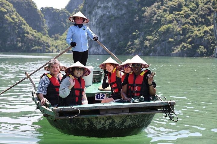 DELUXE Halong Bay Tagestour von Hanoi, täglich betrieben 2026 - 2027