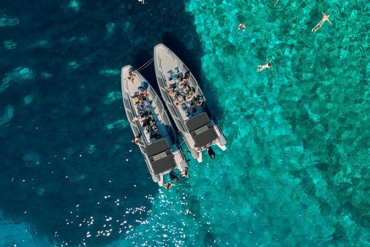 Makarska: 3-øy Speedboat Tour med Cave og Blue Lagoon