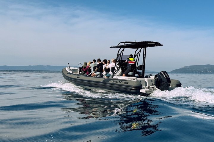 Makarska: 3-øy Speedboat Tour med Cave og Blue Lagoon