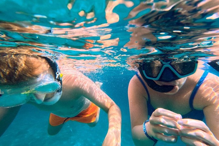 Makarska: 3-øy Speedboat Tour med Cave og Blue Lagoon