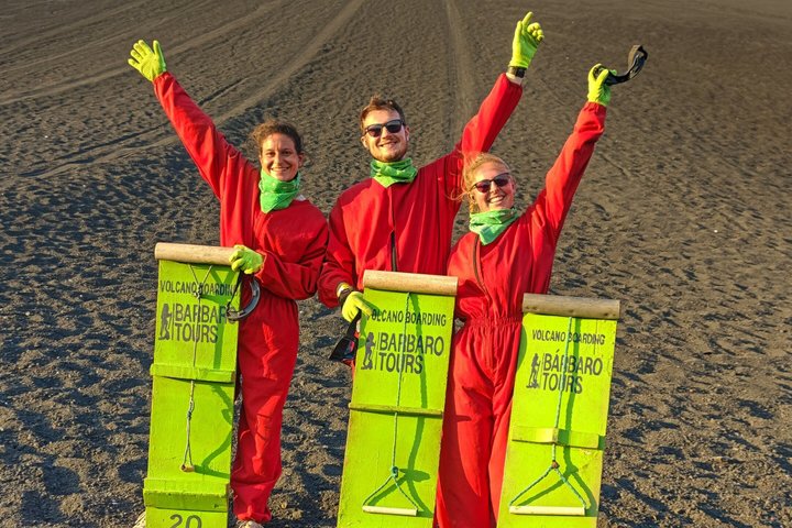 Aventura de sandboard em vulcão no Cerro Negro, partindo de León, na Nicarágua.