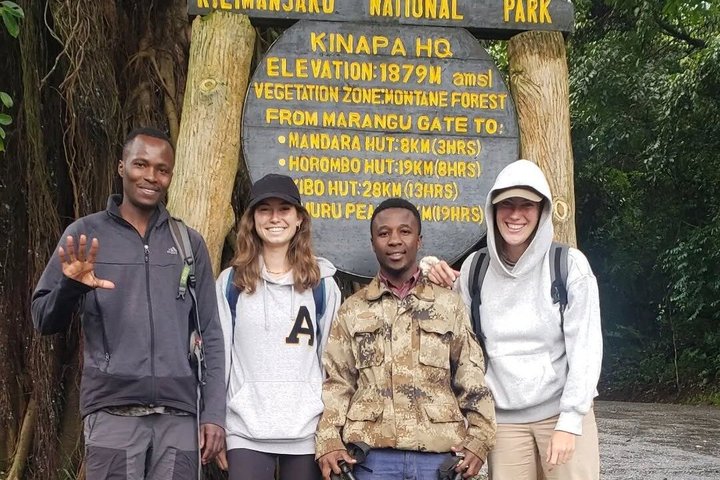 Experiencia de un día en el Kilimanjaro por KILITA SAFARIS
