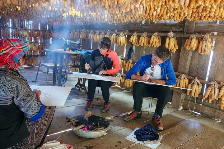 Mu Cang Chai Rundfahrt mit Ortskundiger Reiseleiter & Bienenwachsmalerei