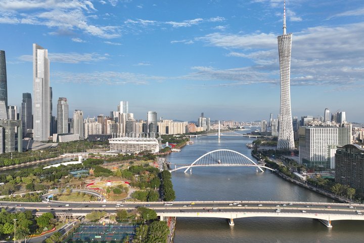 Tour nocturno privado en Guangzhou: Torre Canton y Río Perla