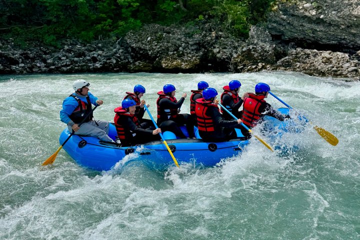 Visita guiada de rafting - Parque Nacional del Río Vjosa - Permet, Albania