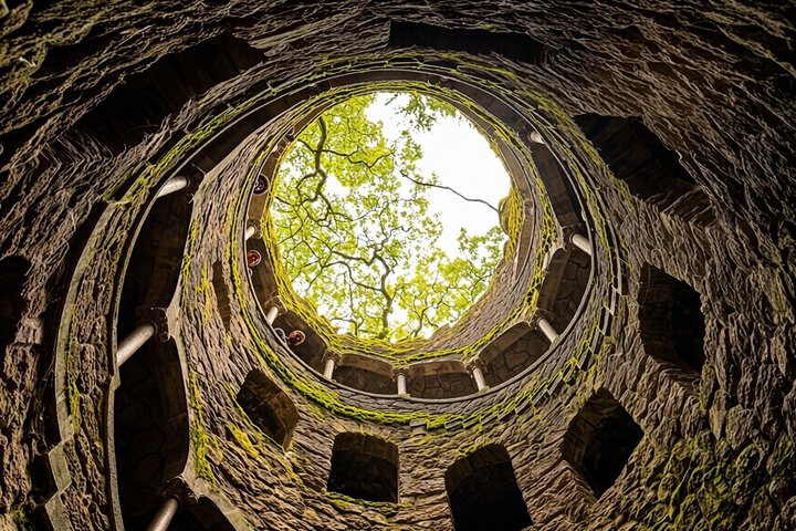 Sintra : Regaleira Guided Tour & Tickets (Add-on Pena, Monserrate)